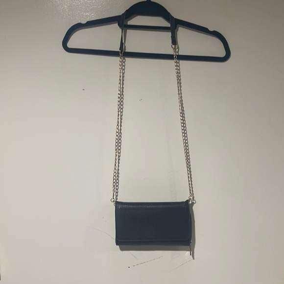 Bebe Ladies Shoukder Purse With Plenty Of‎ Pockets Like New Condition - Picture 1 of 7